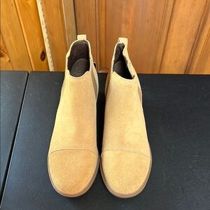 NWT Sorel Women's Evie II Chelsea Waterproof Boots Caribou Buff Gum Size 10